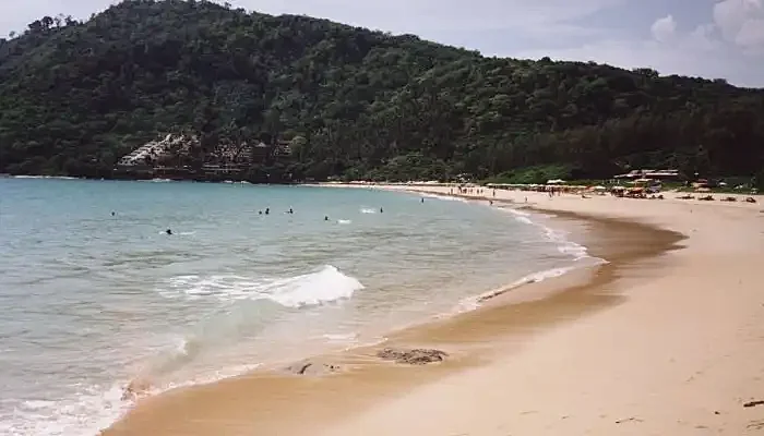 Nai harn beach 